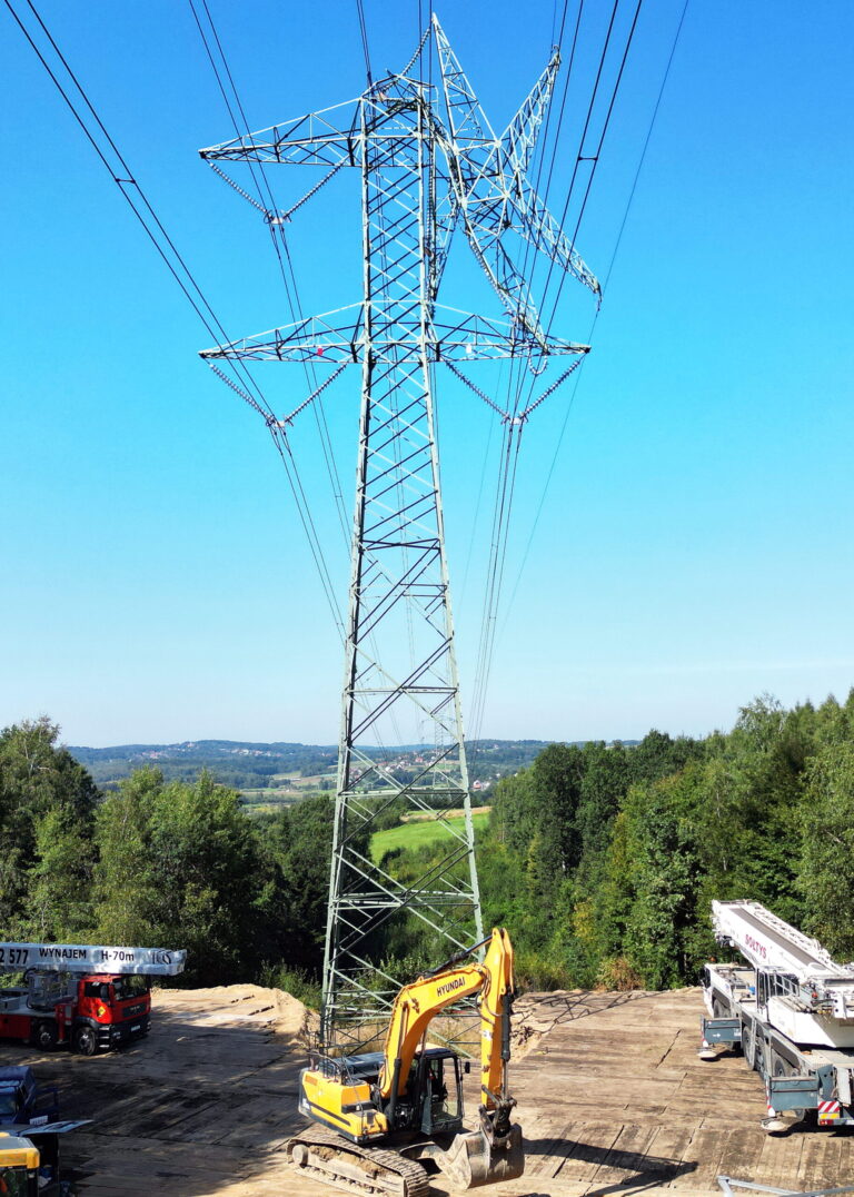 Droga dojazdowa do słupa linii 400kV