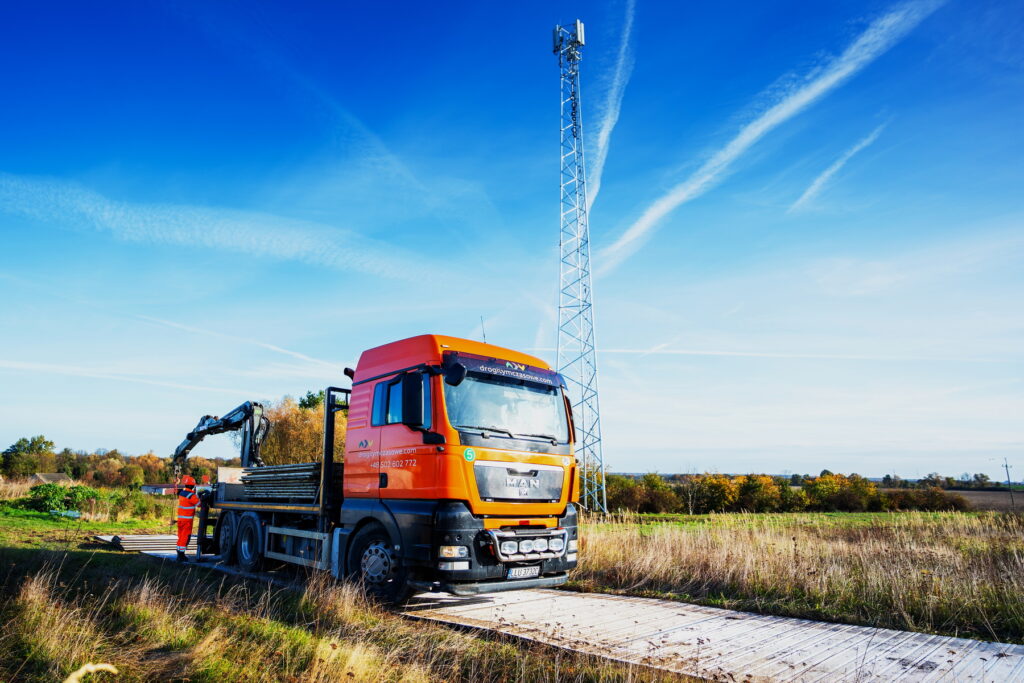 Tymczasowy dojazd pod maszt telekomunikacyjny Play