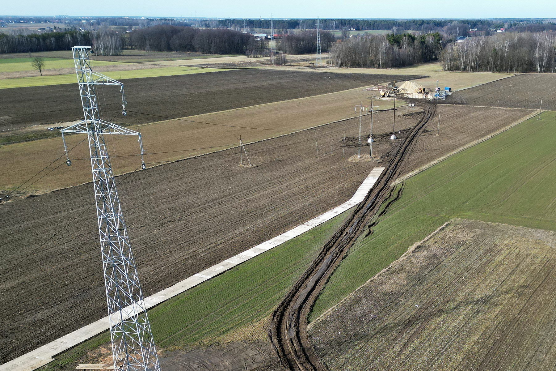 budowa drogi tymczasowej do linii energetycznej